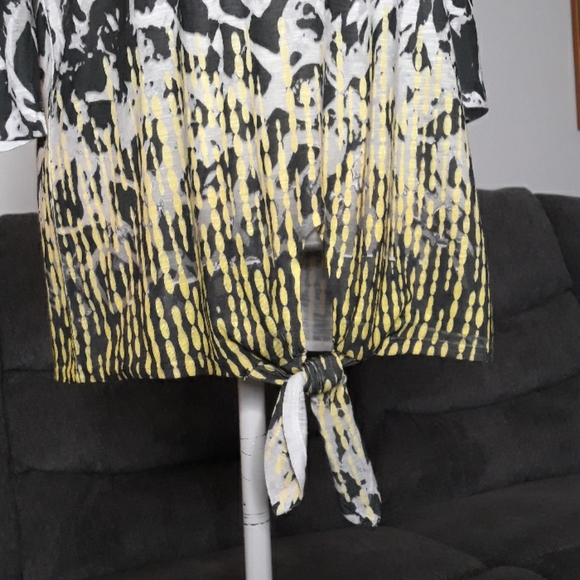 Christopher & Banks funky patterned womens top - Picture 3 of 10